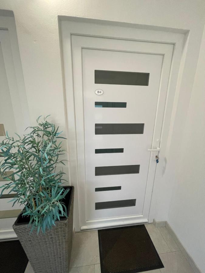 Apartmani Lela Дуба Экстерьер фото